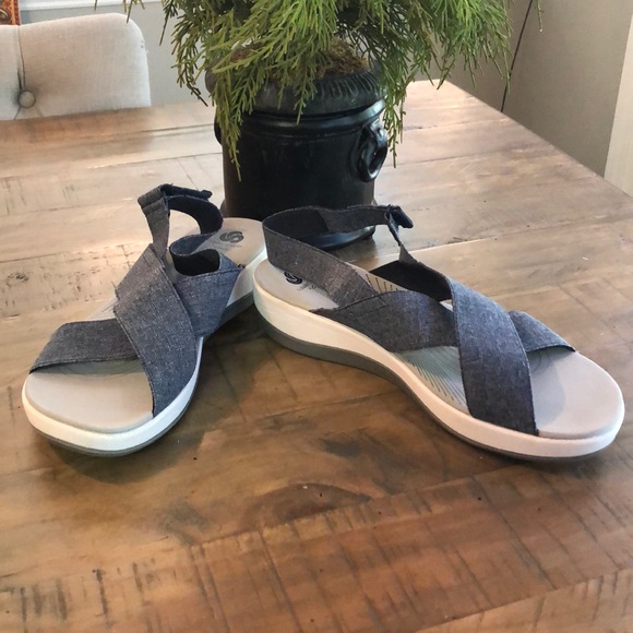 clark cloud sandals